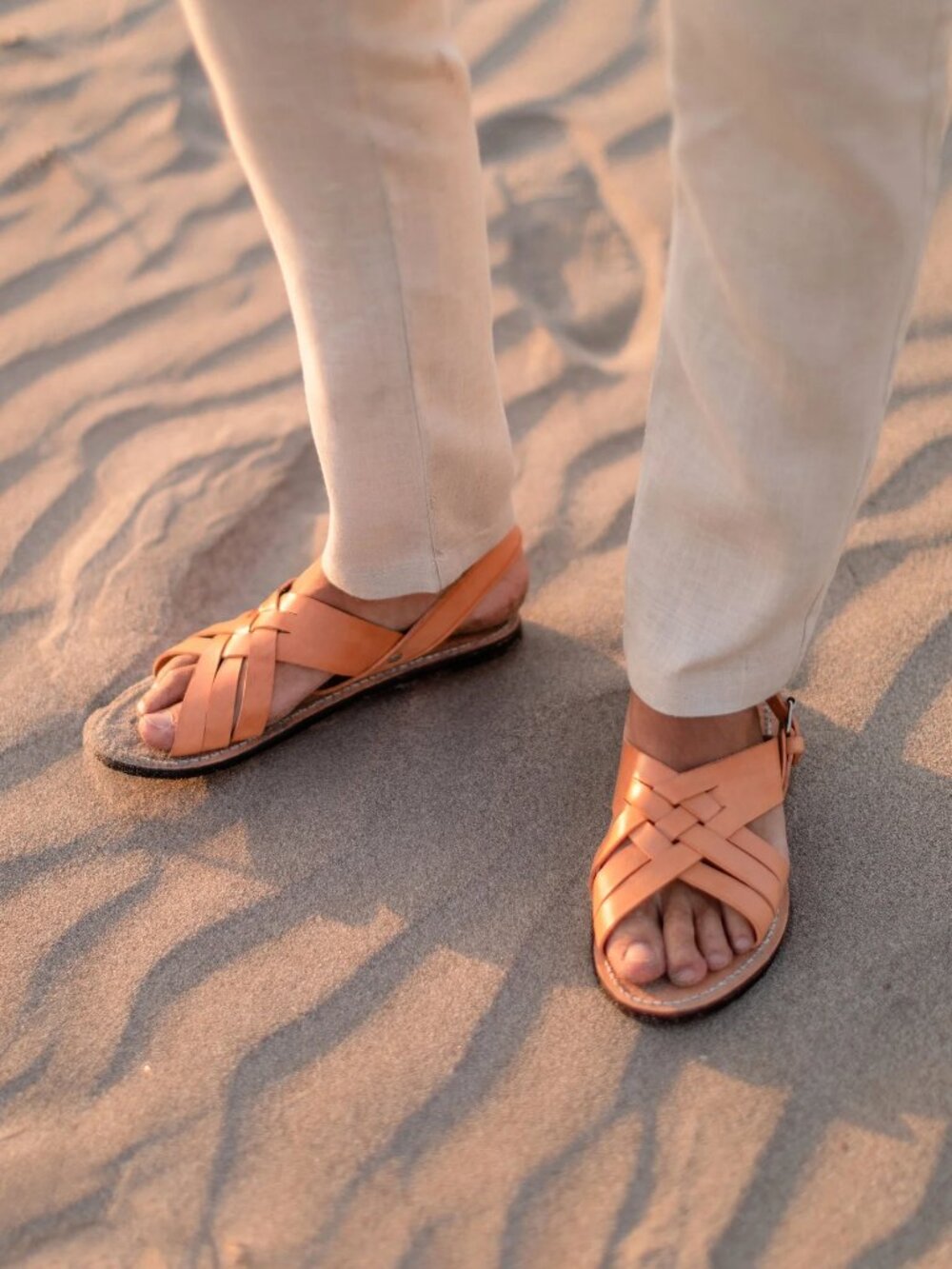 NWOT Alex Crane Primo raw leather sandals, Size 10